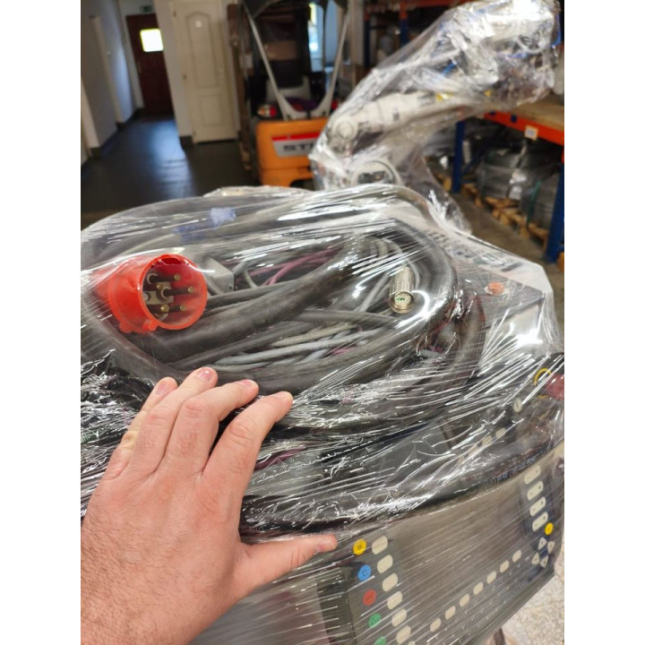 KUKA KR16 Robot | Excellent Condition, KRC2 ED05 Controller